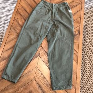 Cropped dark green high-rise cargo pants